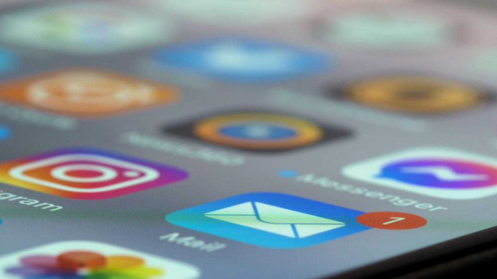 Deepnetic Social hilft Unternehmen und Marken dabei, Community Management zentral und effizient umzusetzen.
